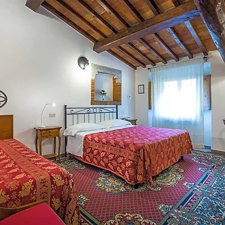 فندق Collodi 2*