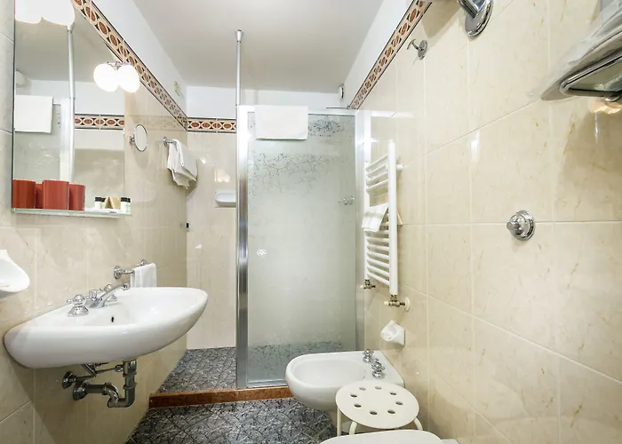 فندق Collodi 2*