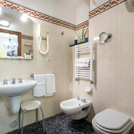 Hotel Collodi 2*